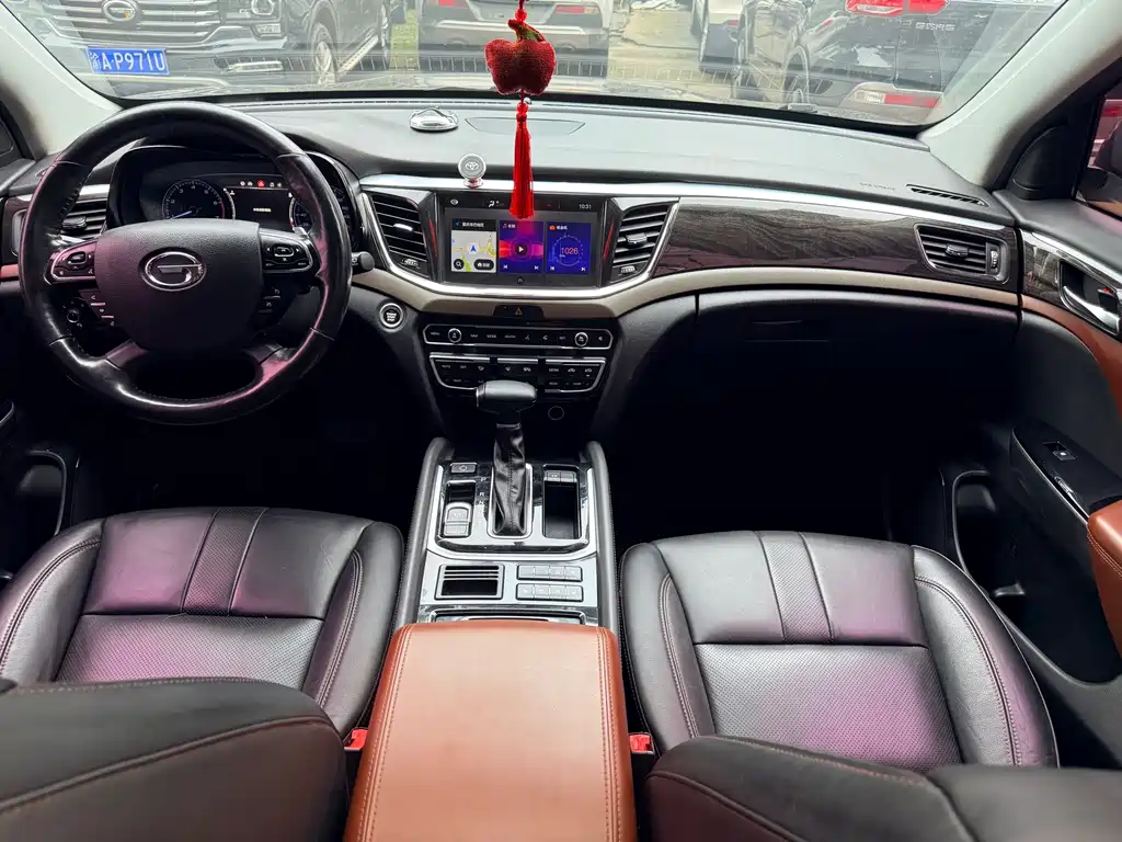 GAC Trumpchi GS8 2017 — фото 8