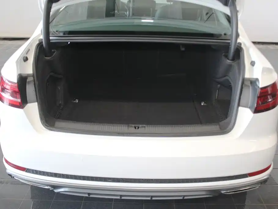 Audi A4L 2019