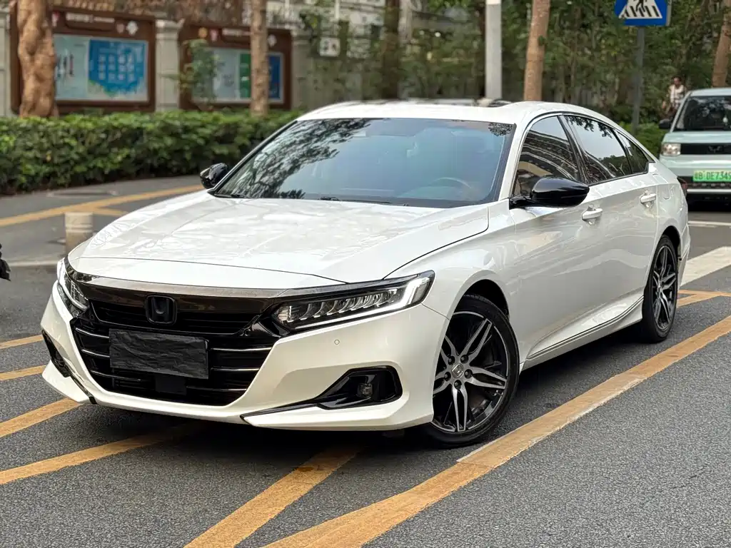 Honda Accord 2022 — фото 1