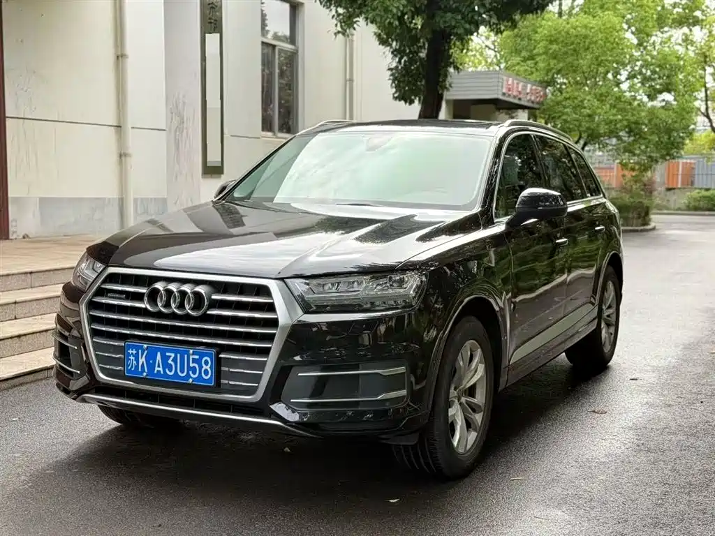 Audi Q7 2018 — фото 1