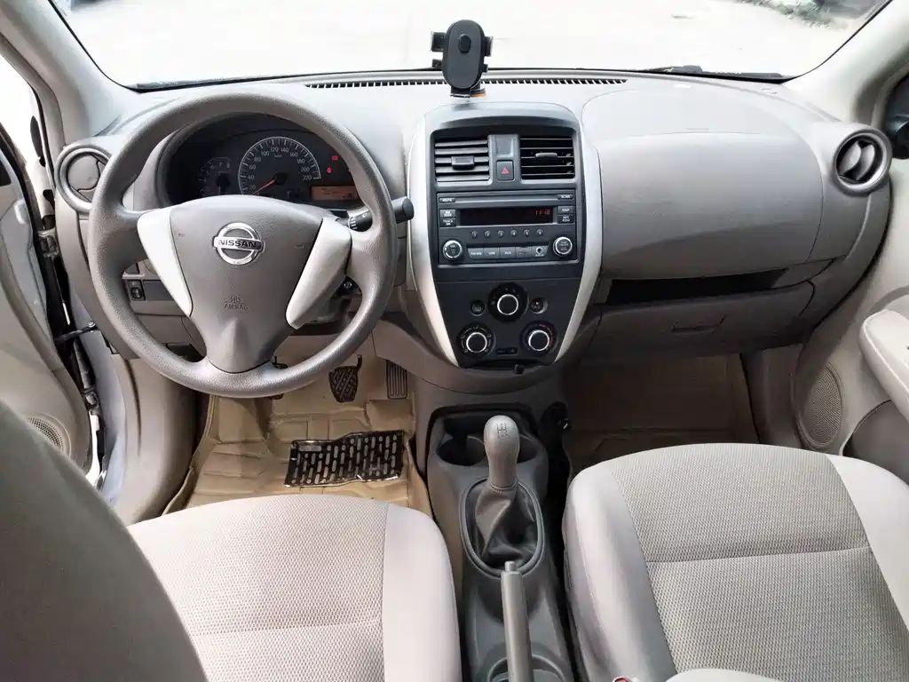 Nissan Sunny 2015 — фото 9