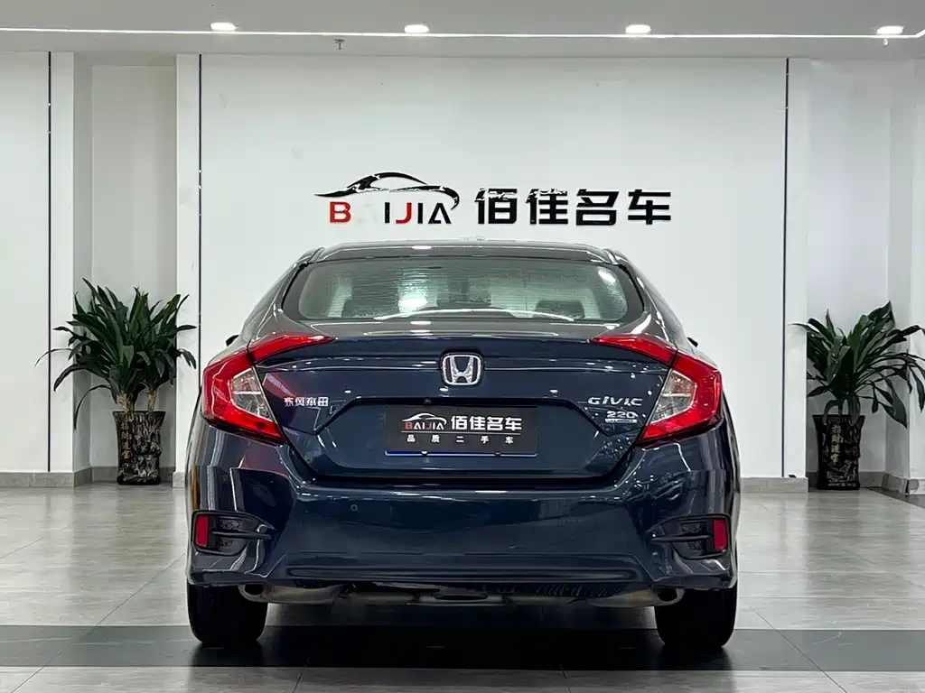 Honda Civic 2018 — фото 6