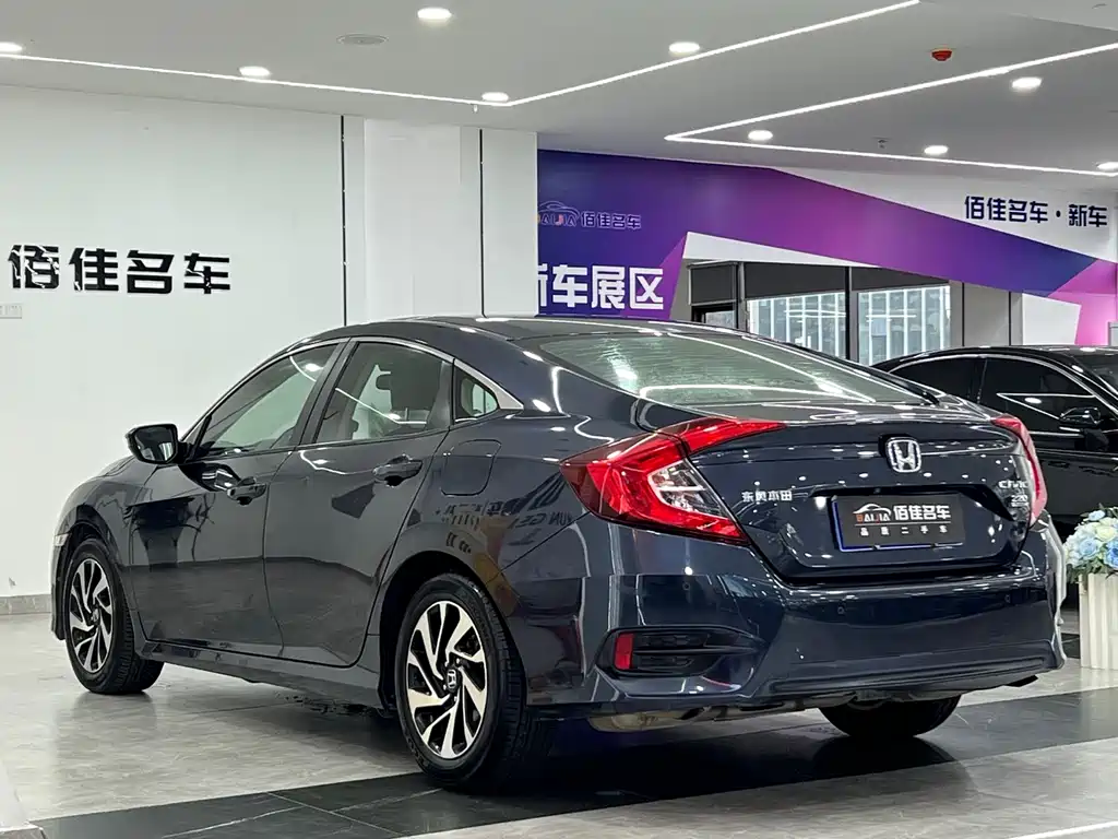 Honda Civic 2018 — фото 7