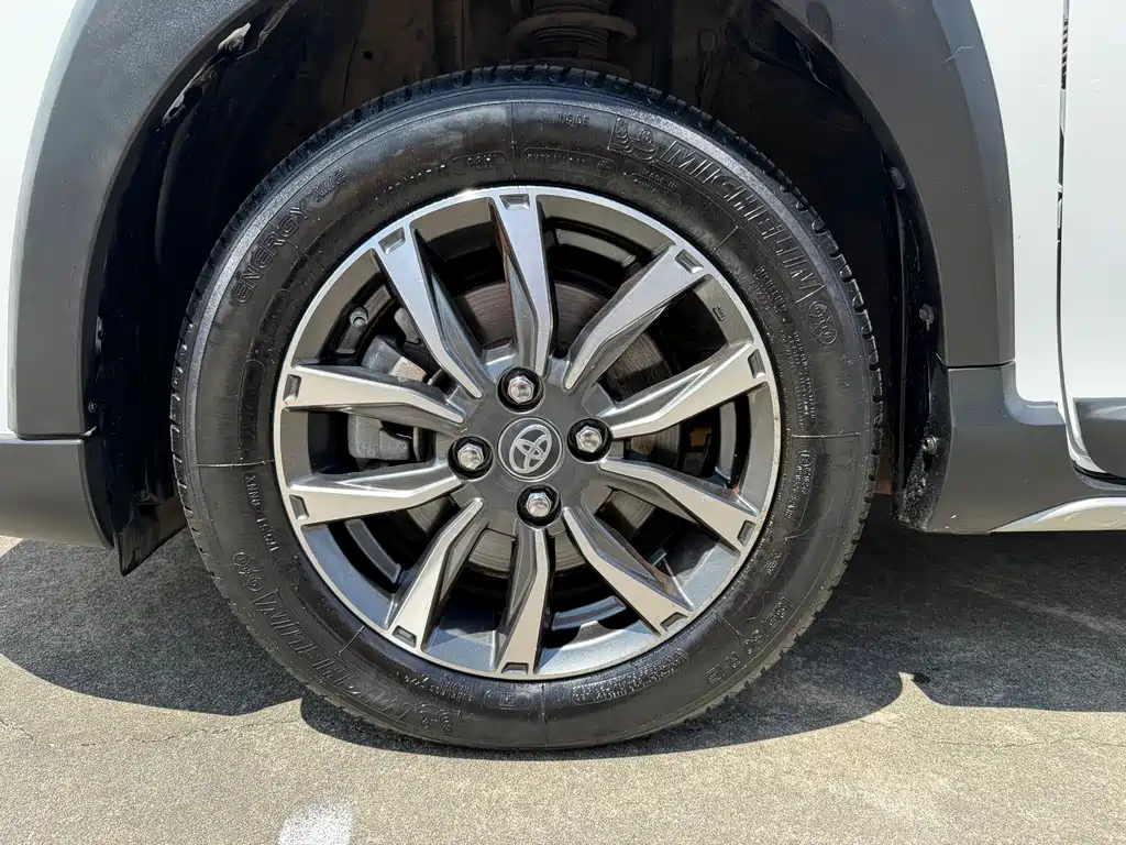 Toyota Yaris L 2020 — фото 5
