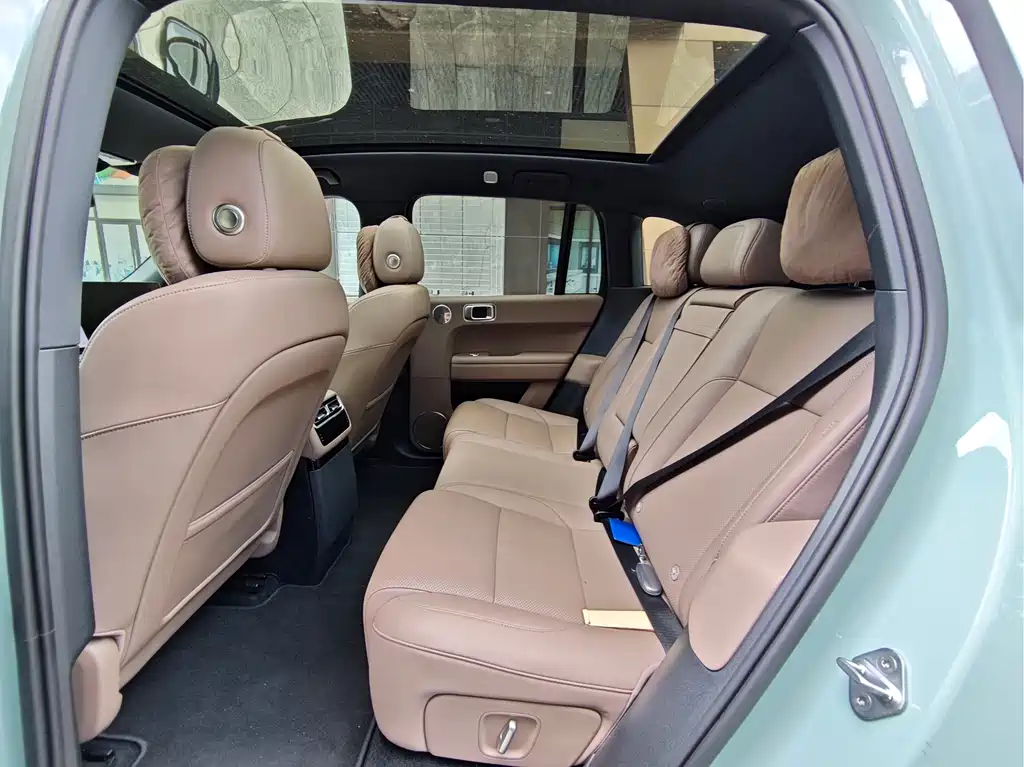 Li Auto Li L6 2025