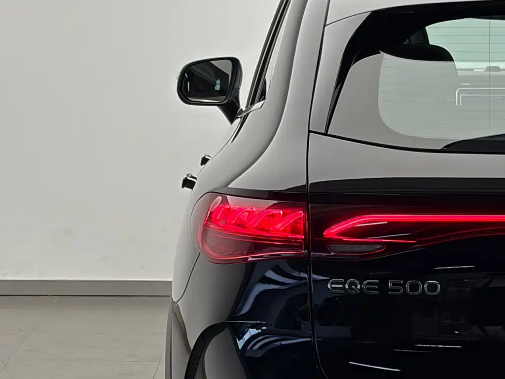 Mercedes-Benz EQE SUV 2025 — фото 20