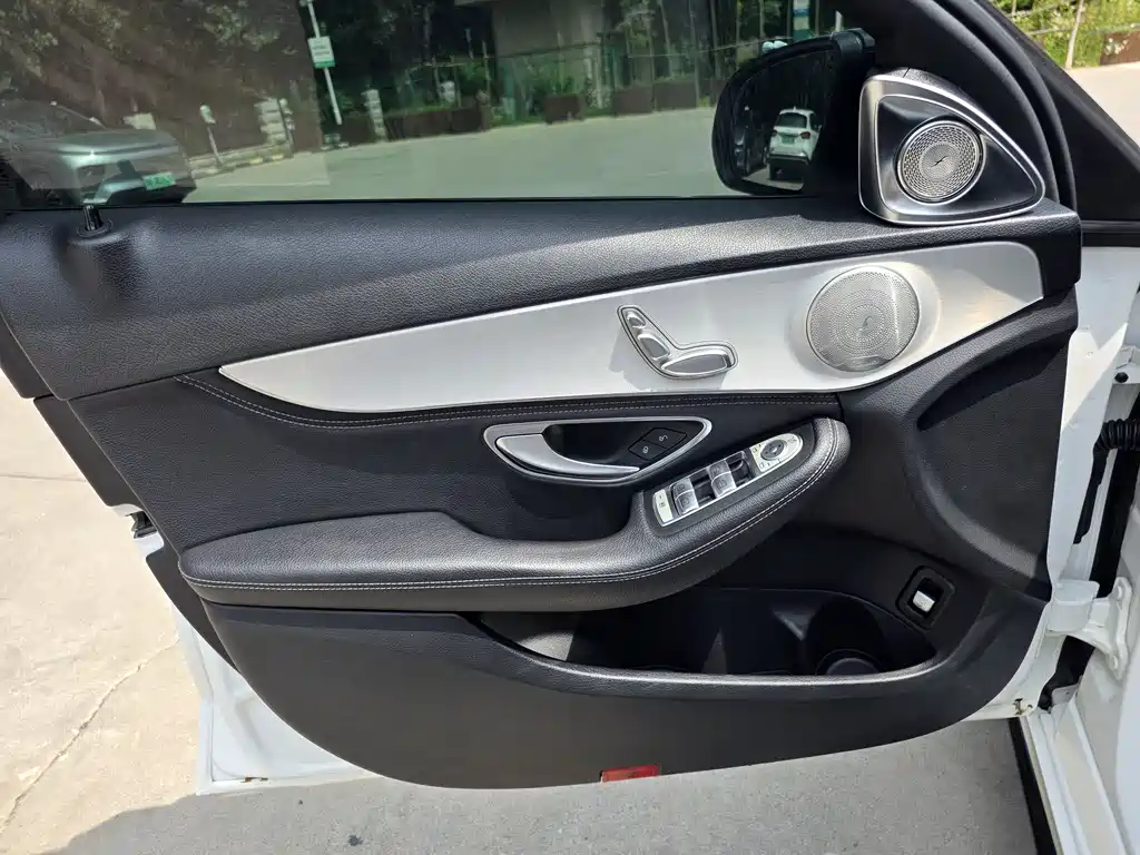 Mercedes-Benz C-Class 2019