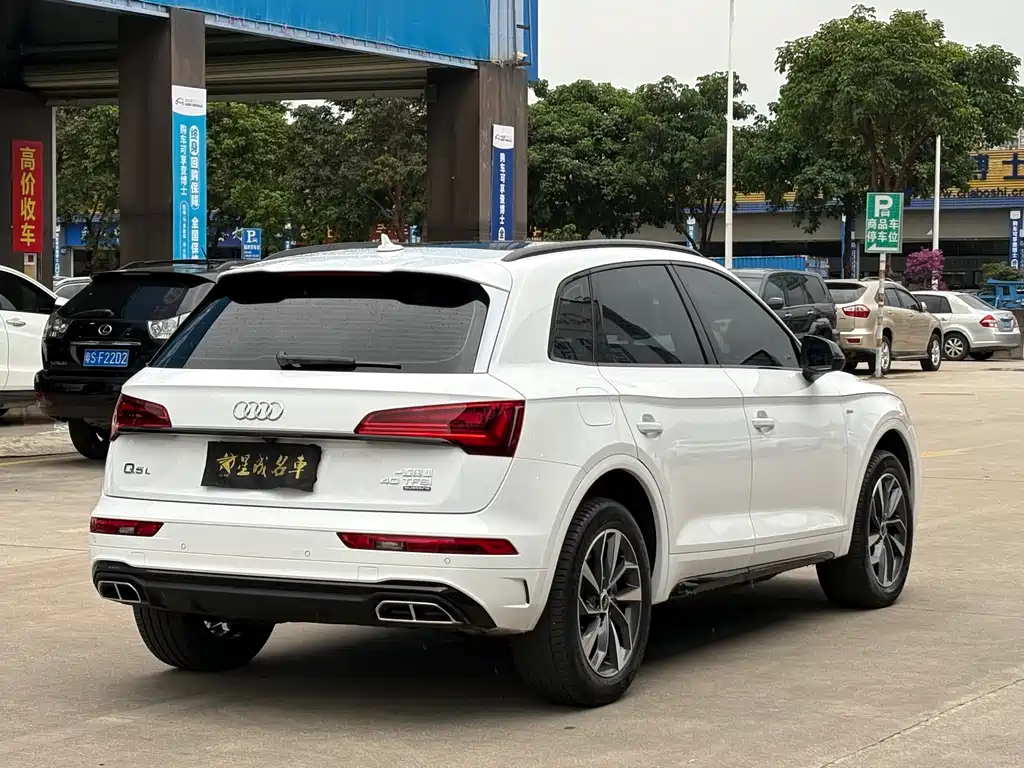 Audi Q5L 2023 — фото 19