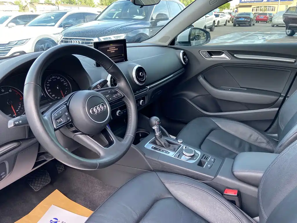 Audi A3 2018 — фото 14