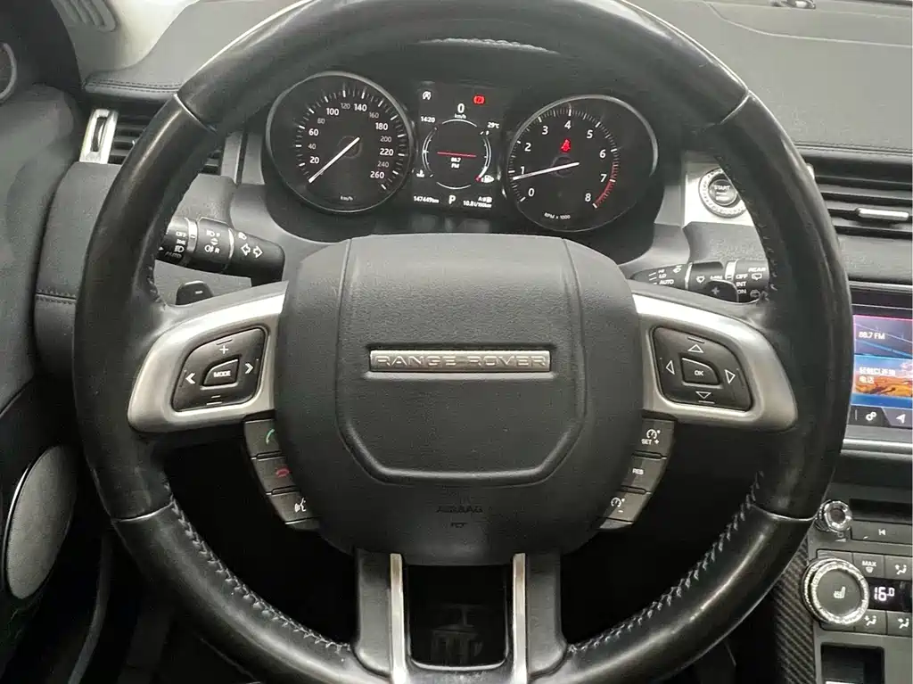 Land Rover Range Rover Evoque 2018 — фото 13