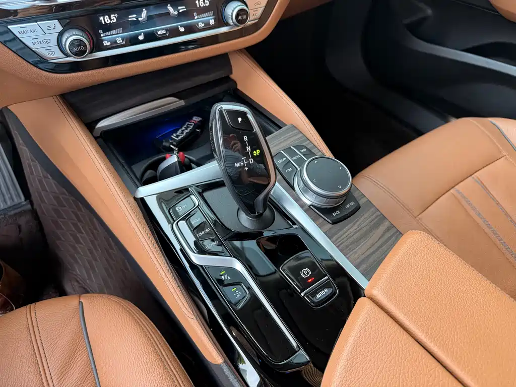 BMW 6 Series GT 2021 — фото 14