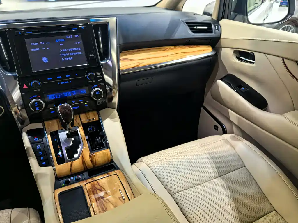 Toyota Alphard 2019 — фото 6