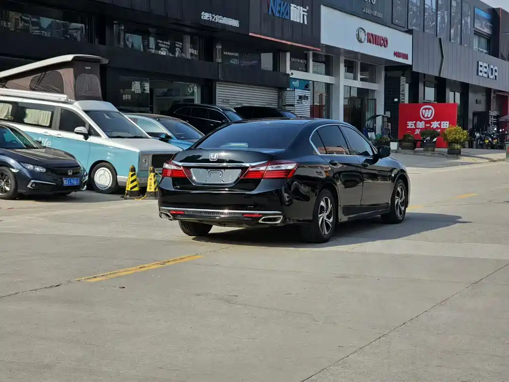 Honda Accord 2017 — фото 4
