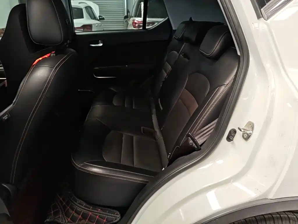GAC Motor Trumpchi GS3 2017 — фото 17