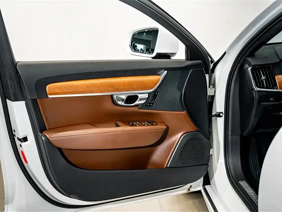 Volvo S90 2022 — фото 17