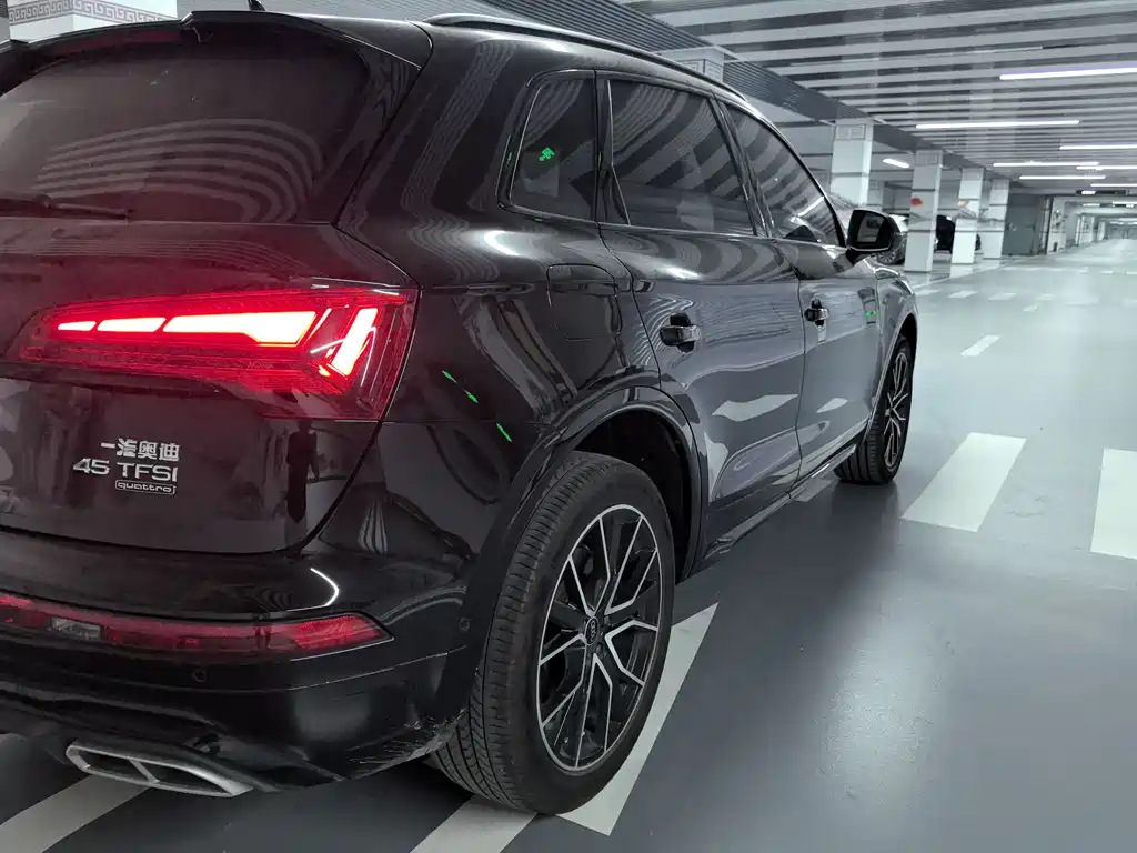 Audi Q5L 2024 — фото 12
