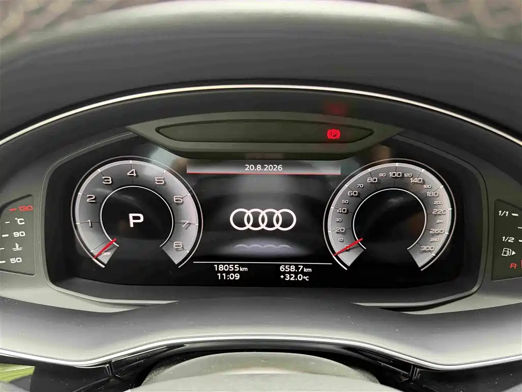 Audi Q7 2025 — фото 11