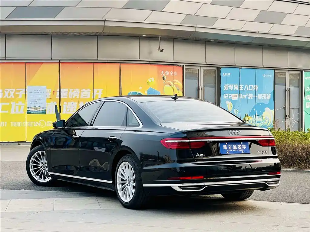 Audi A8 2019 — фото 4