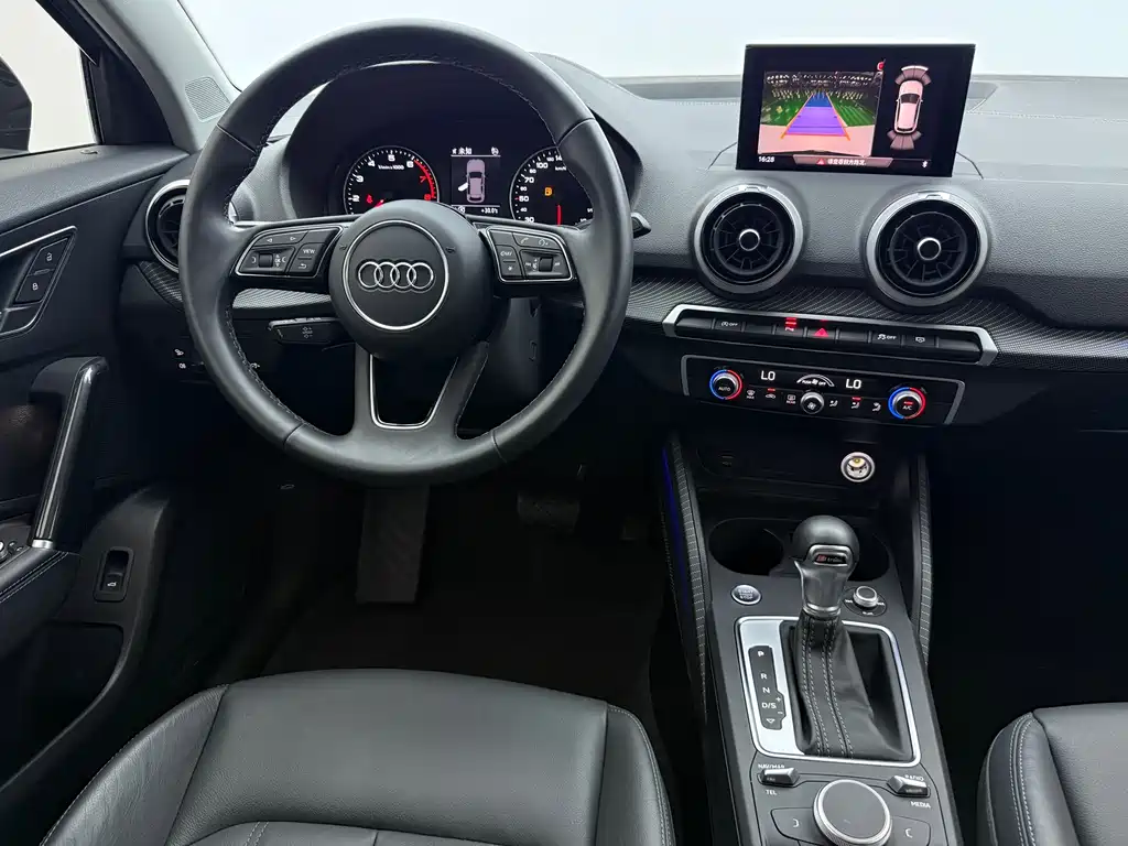 Audi Q2L 2023 — фото 10