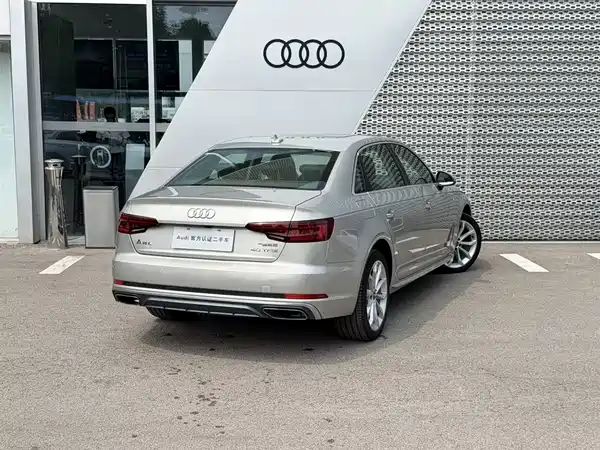 Audi A4L 2019
