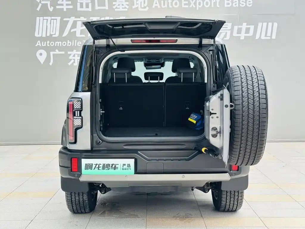 BAIC BJ40 Extended Range 2025 — фото 23