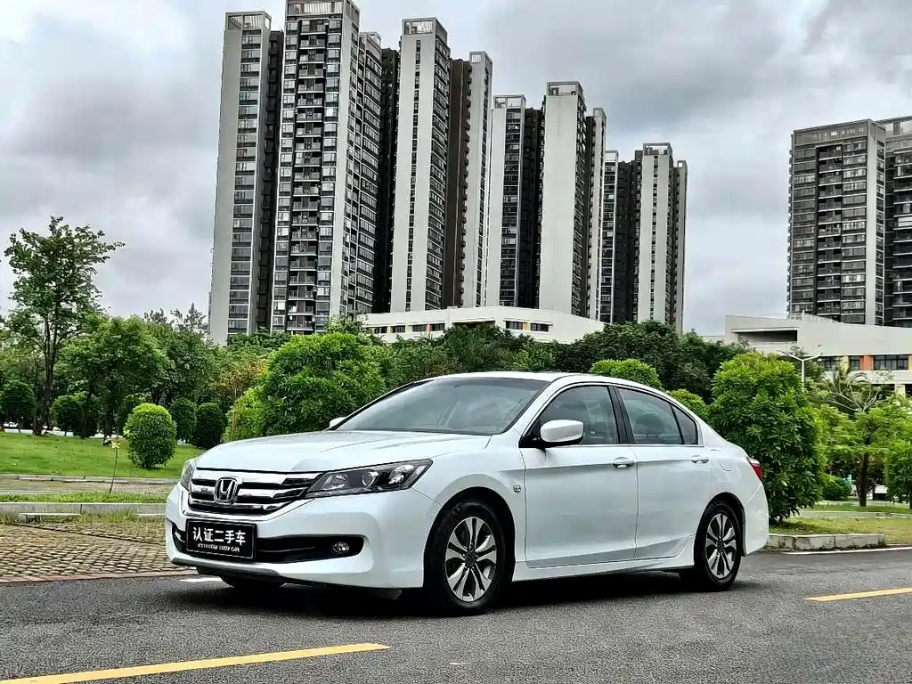 Honda Accord 2016 — фото 1