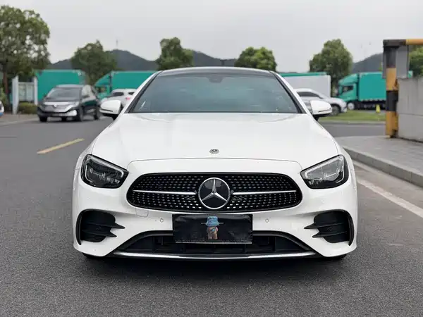 Mercedes-Benz E-Class 2022