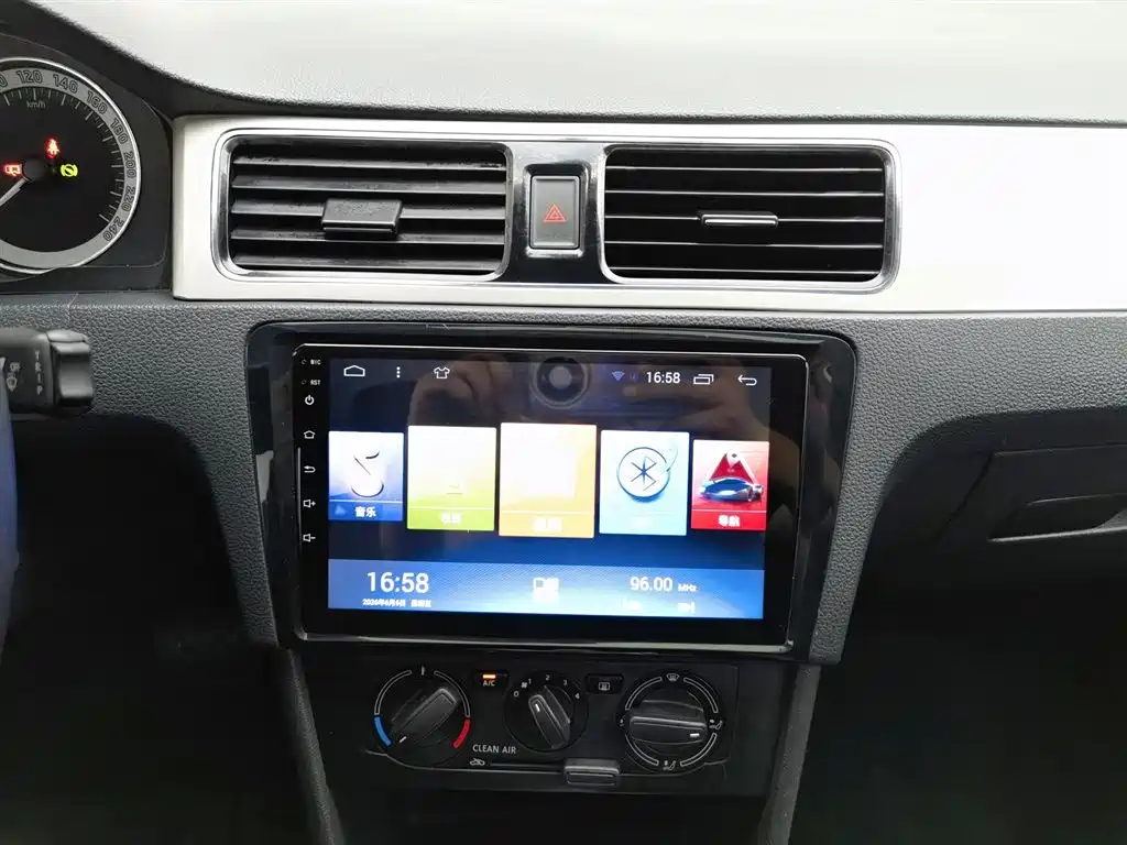 Skoda Rapid 2019 — фото 12
