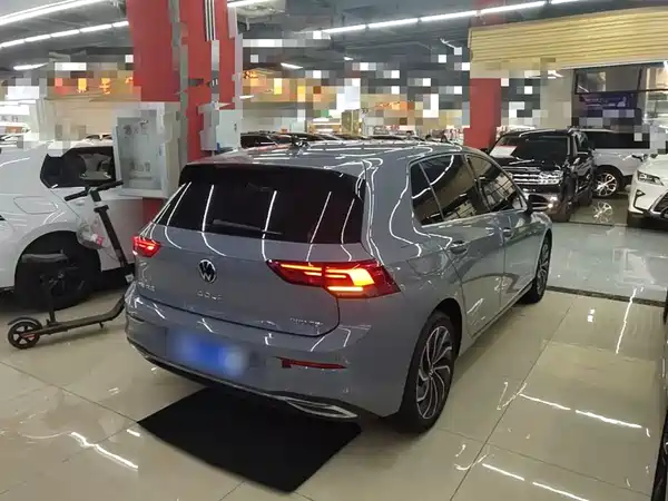 Volkswagen Golf 2021