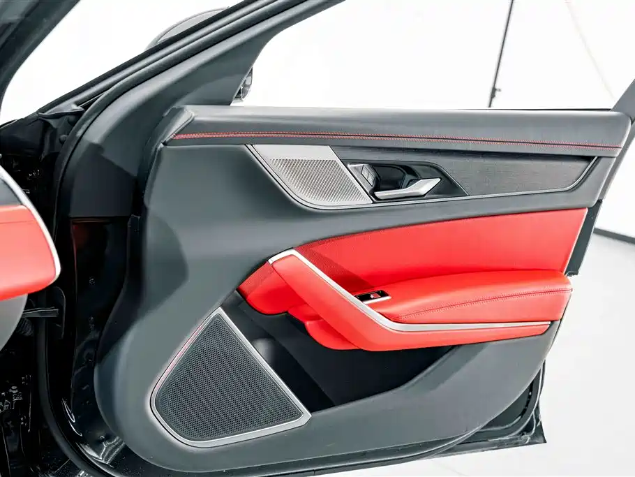Jaguar XFL 2023 — фото 15