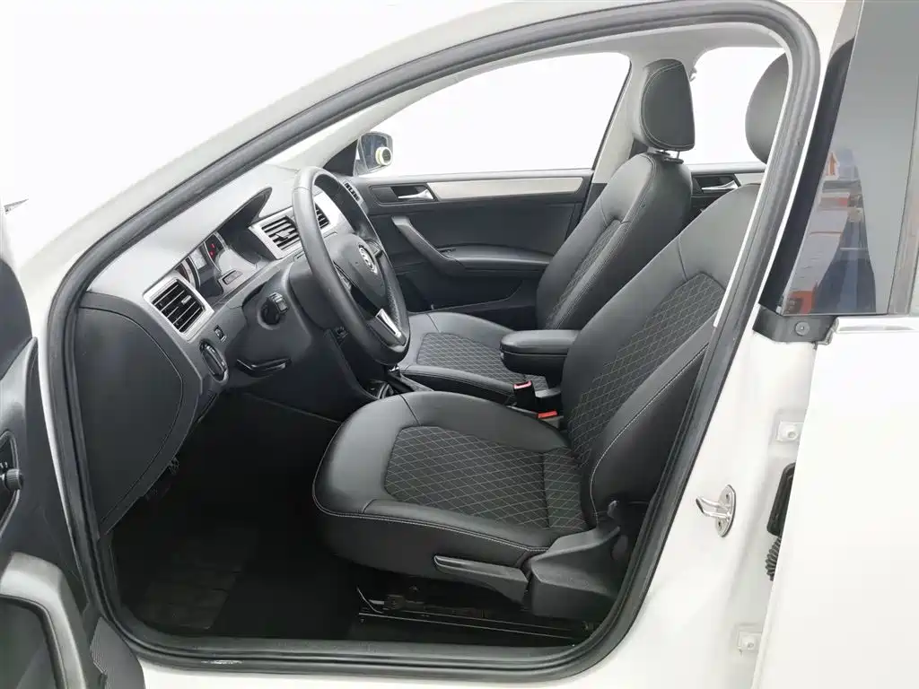 Skoda Rapid 2019 — фото 10