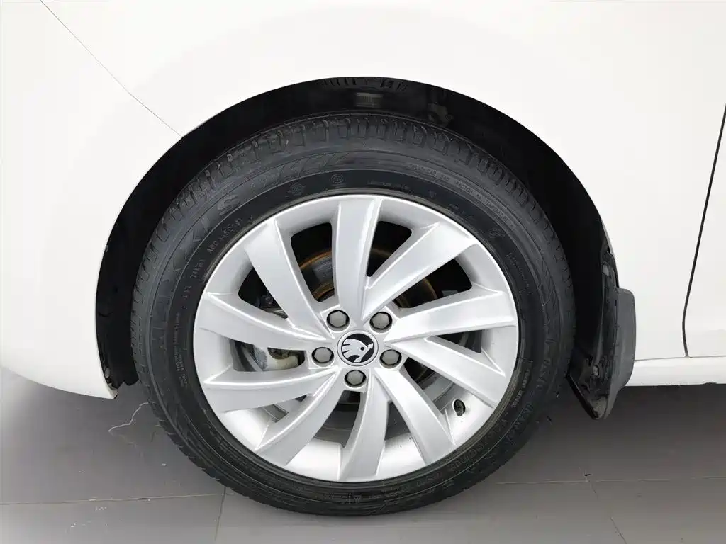 Skoda Rapid 2019 — фото 17