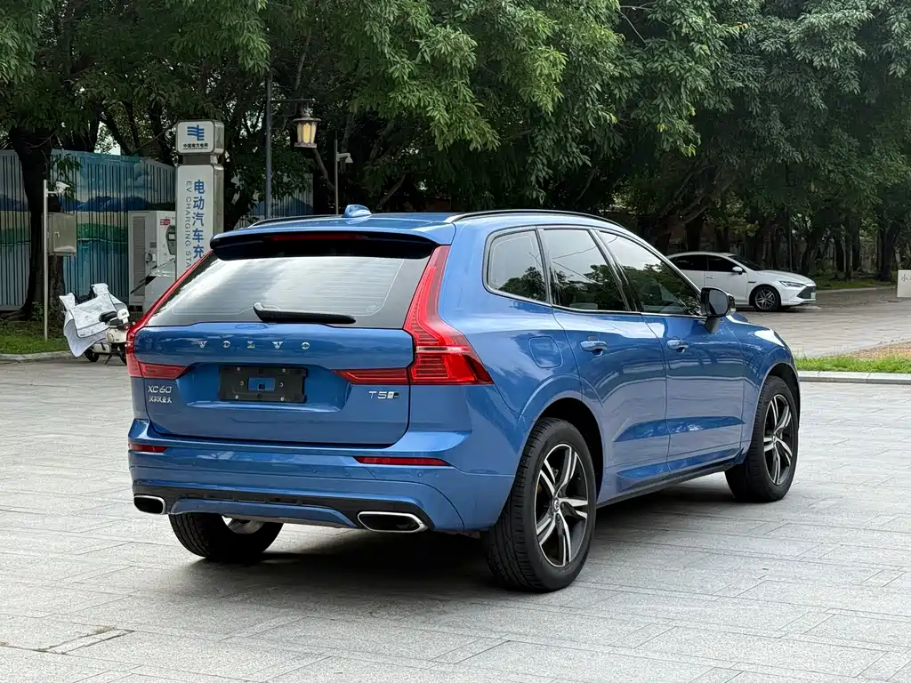 Volvo XC60 2019 — фото 9