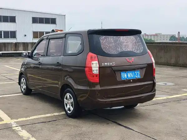 Wuling Hongguang 2017