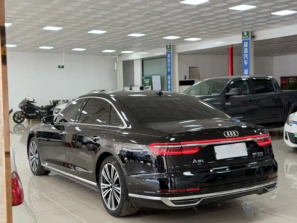 Audi A8 2020 — фото 4