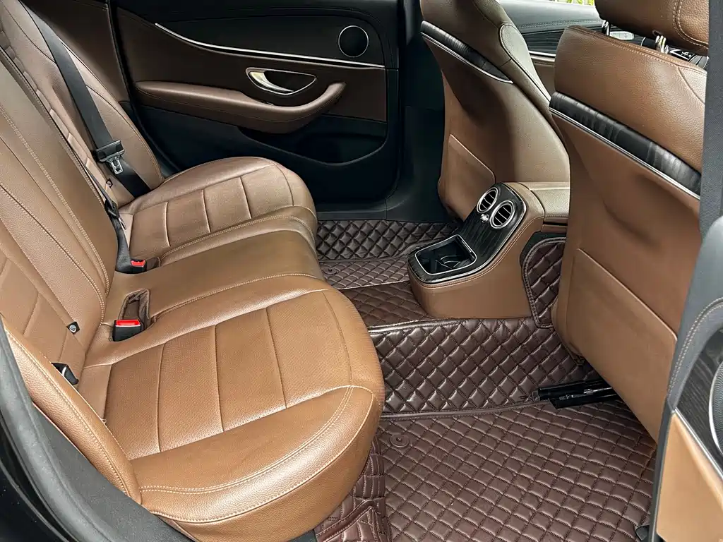 Mercedes-Benz E-Class 2021 — фото 12
