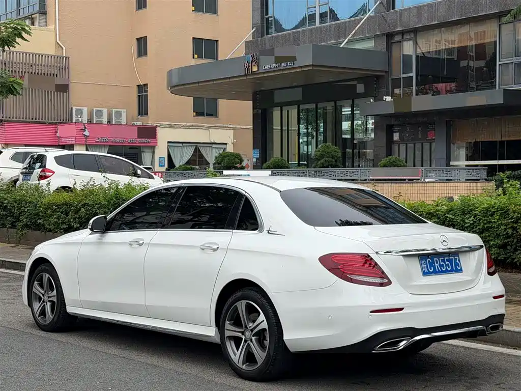 Mercedes-Benz E-Class 2016 — фото 12