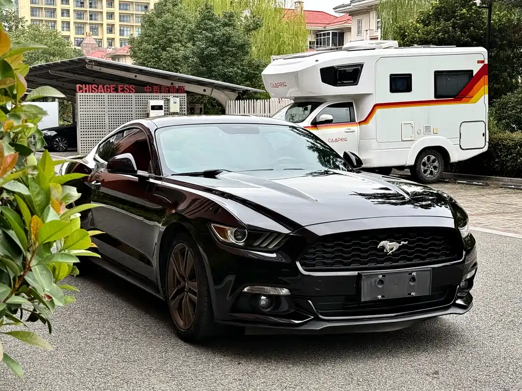 Ford Mustang 2017 — фото 3