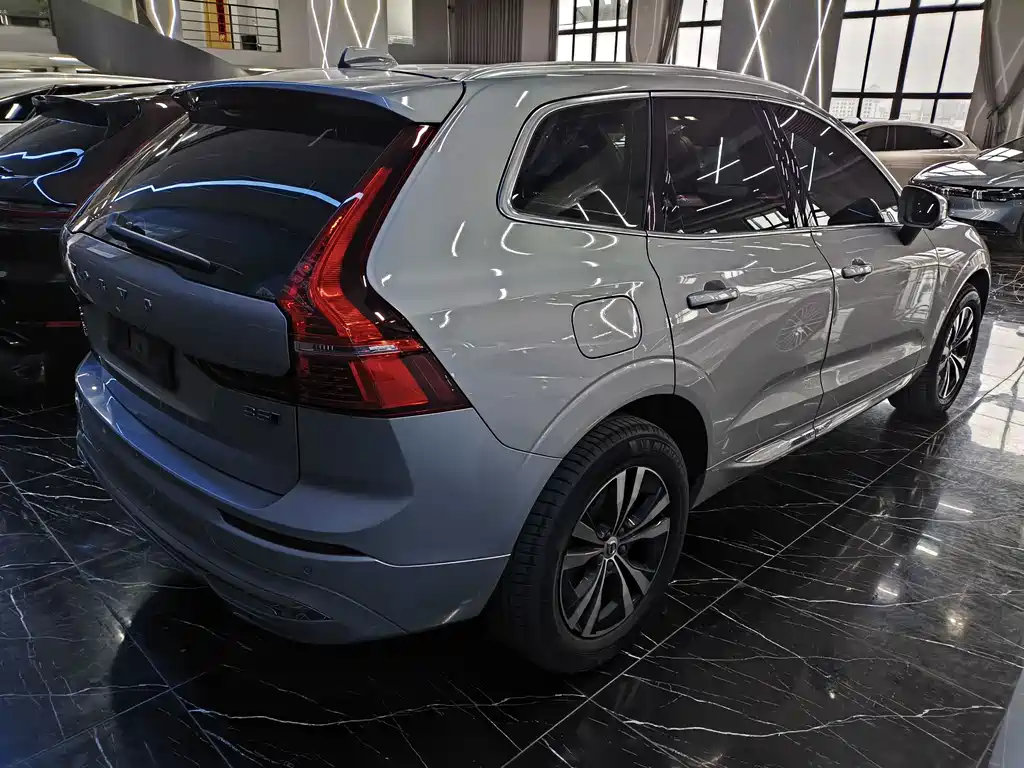 Volvo XC60 2022 — фото 4