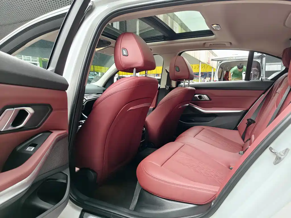 BMW 3 Series 2023 — фото 12