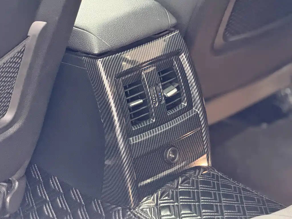 BMW 3 Series 2019 — фото 15