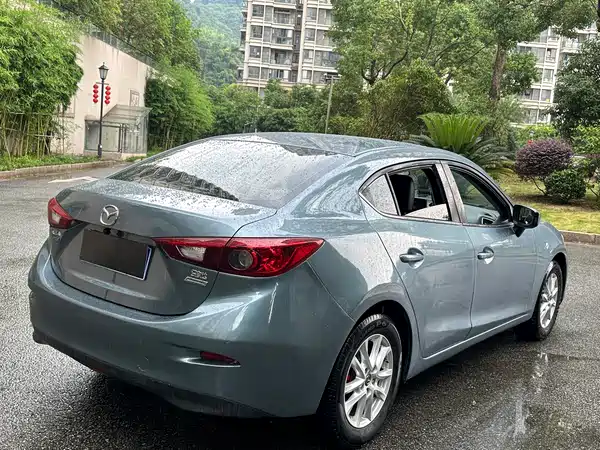 Mazda 3 Axela 2014