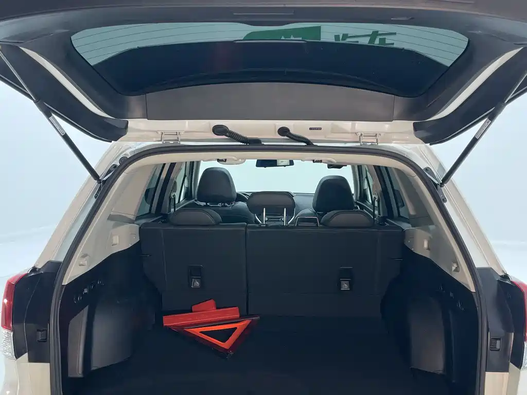 Subaru Forester 2023 — фото 12