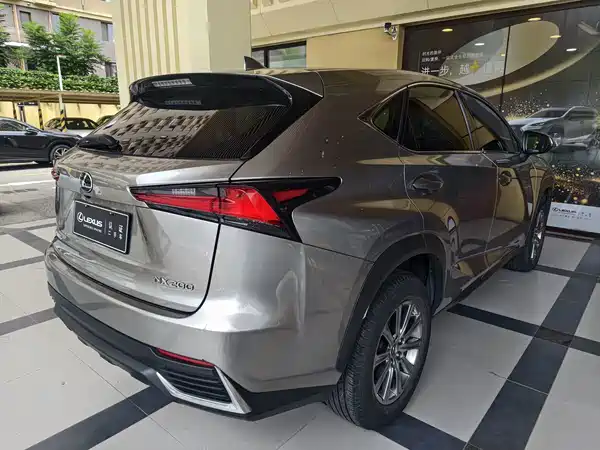 Lexus NX 2021