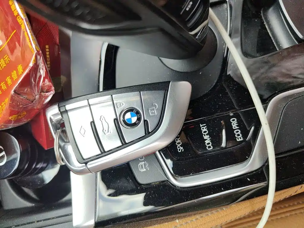 BMW 5 Series 2017 — фото 12