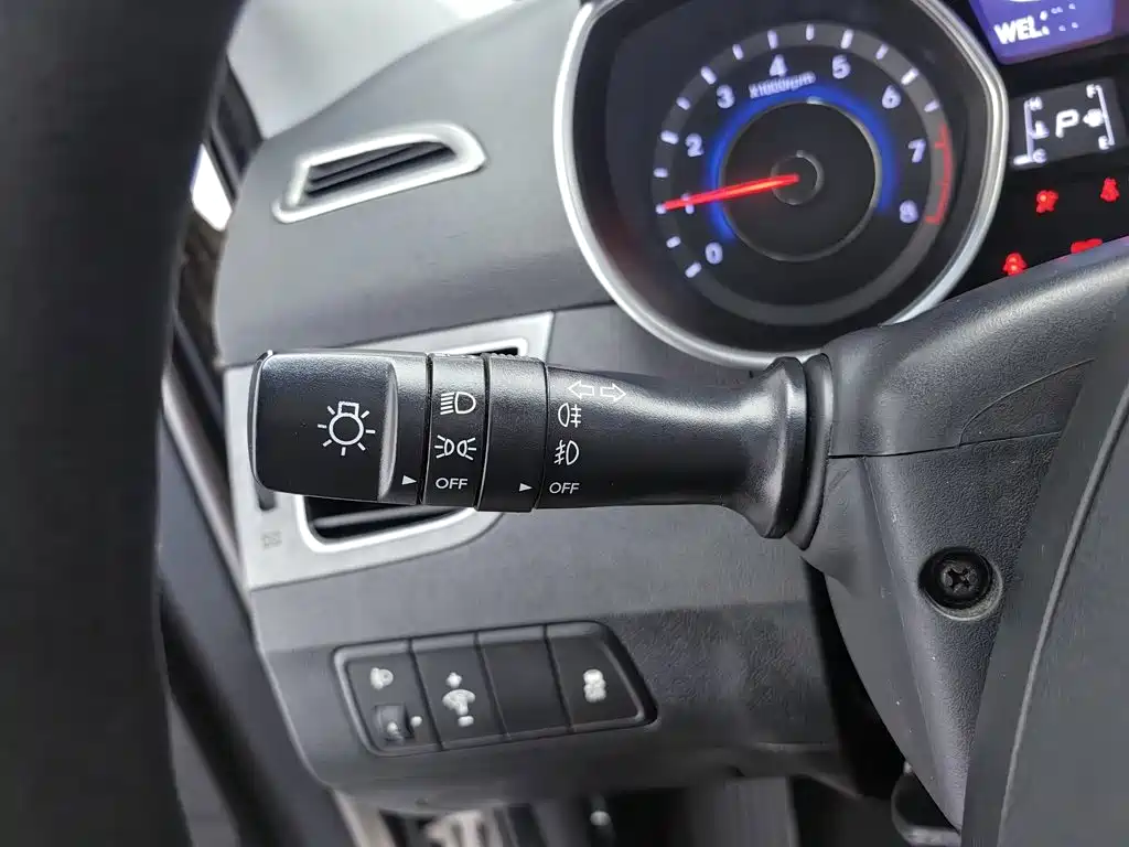 Hyundai Elantra 2016 — фото 21