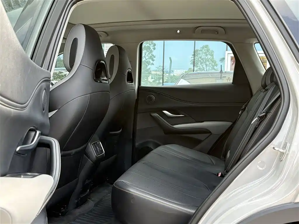 BYD Seal 05 DM-i 2025 — фото 7