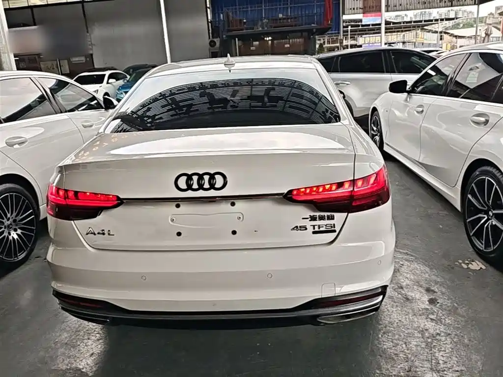 Audi A4L 2020 — фото 6