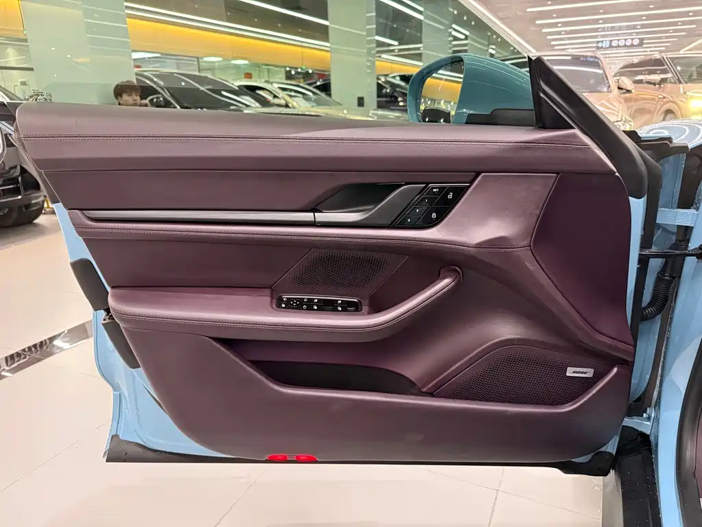 Porsche Taycan 2021 — фото 13