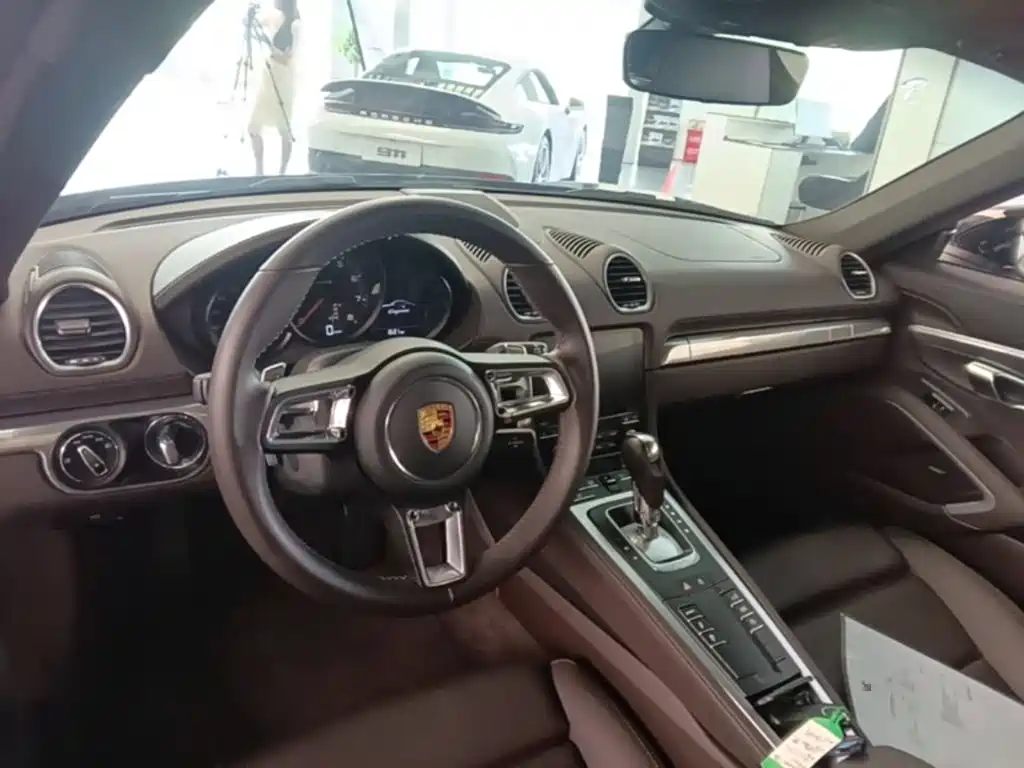 Porsche 718 2025 — фото 16